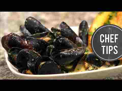 Classic French Mussels Recipe – Moules Marinière with White Wine & Garlic Butter Sauce
