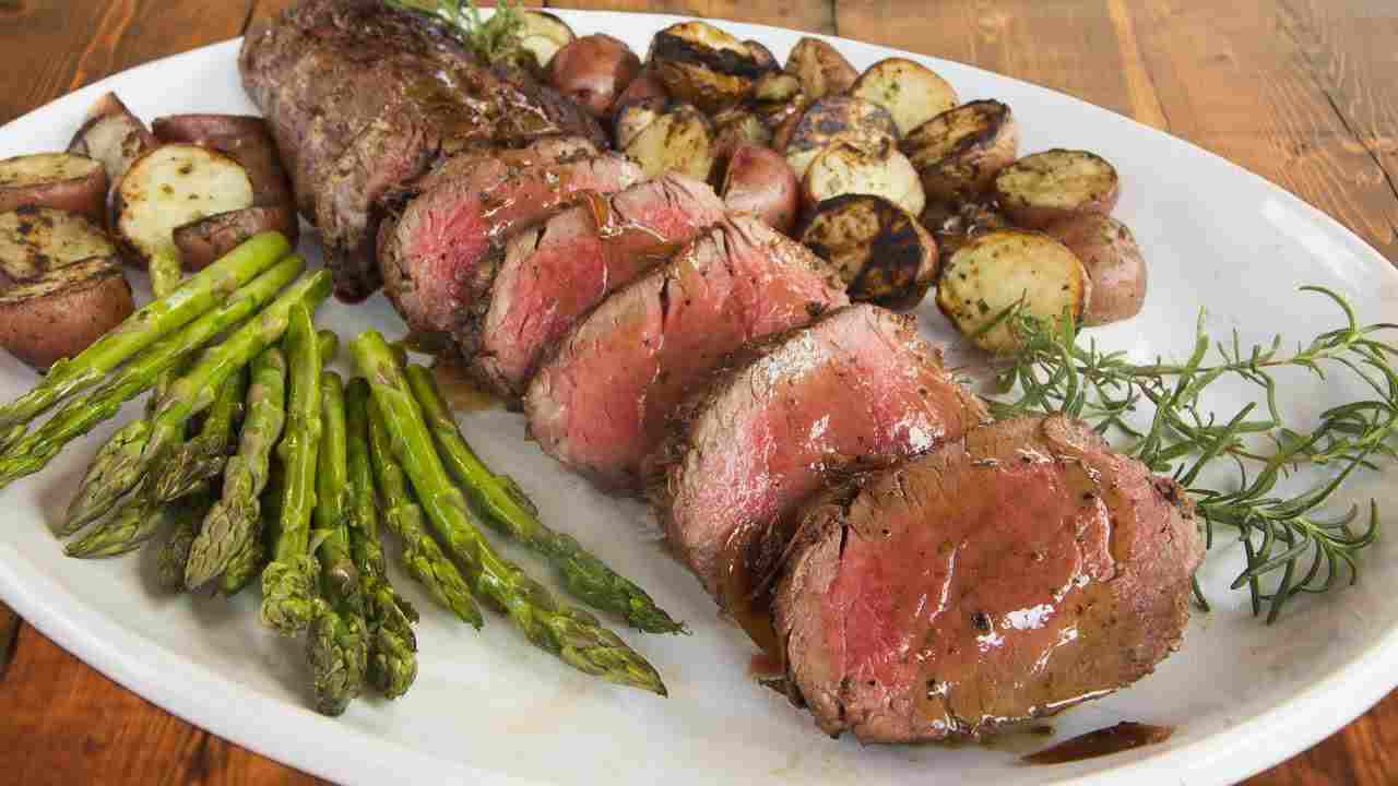 Grilled Beef Tenderloin Recipe with Red Wine Shallot Reduction – on a Primo XL Oval Kamado