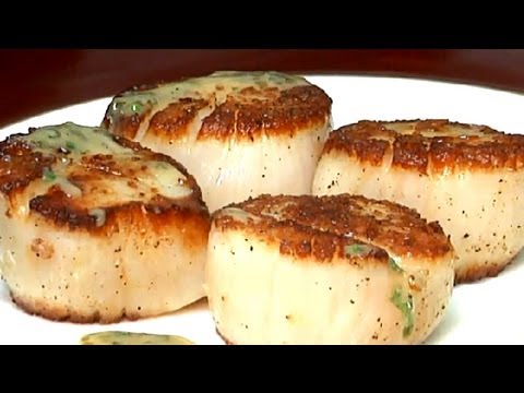 How to Saute Scallops With Wine, Butter & Garlic : Entree Recipes